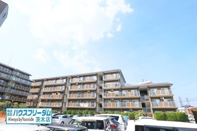 3LDK apartment in Suita, Osaka - Photo 1