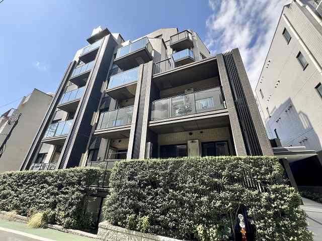 1LDK+S apartment in Bunkyo Ward, Tokyo - Photo 1