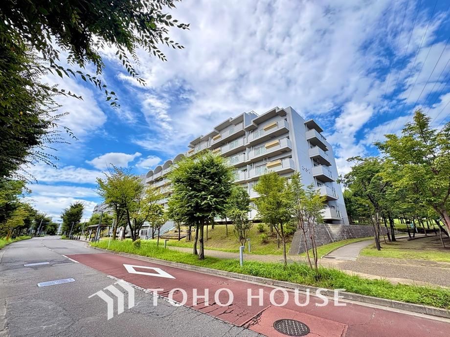 5LDK apartment in Inagi, Tokyo - Photo 1