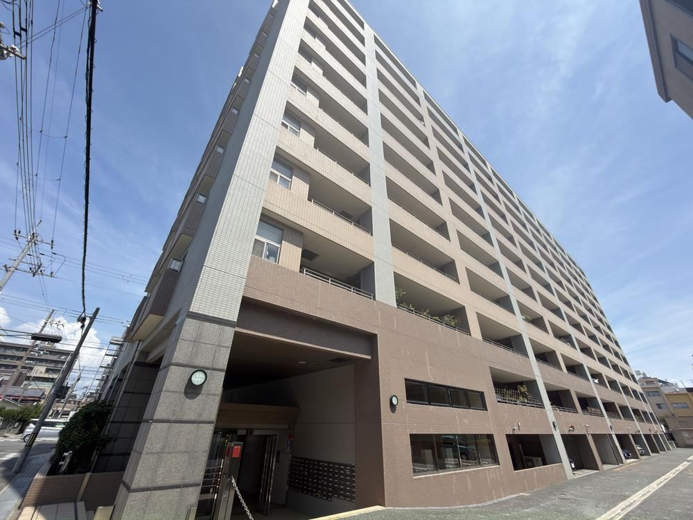 3LDK apartment in Nishinomiya, Hyogo - Photo 1