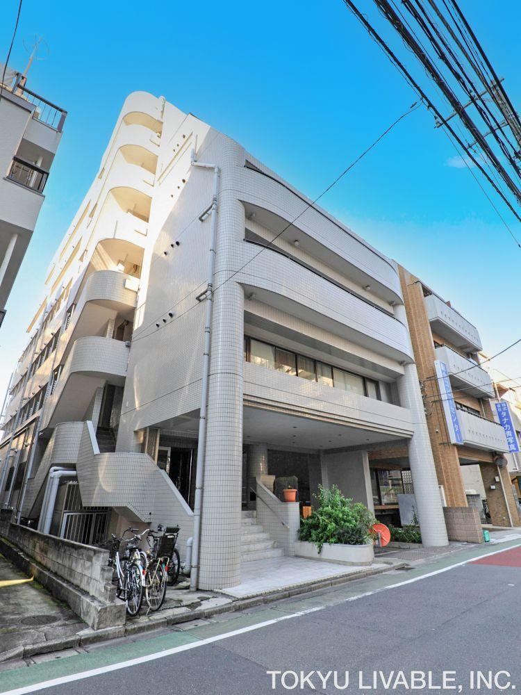 2LDK apartment in Bunkyo Ward, Tokyo - Photo 1