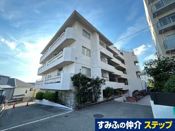 3LDK apartment in Nishinomiya, Hyogo - Photo 1