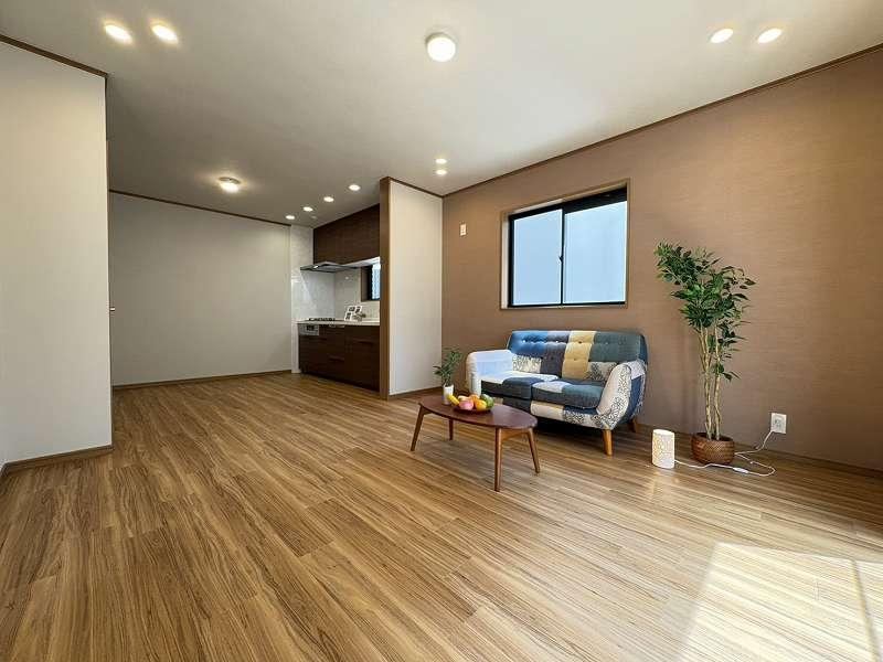 4LDK house in Mino, Osaka - Photo 1