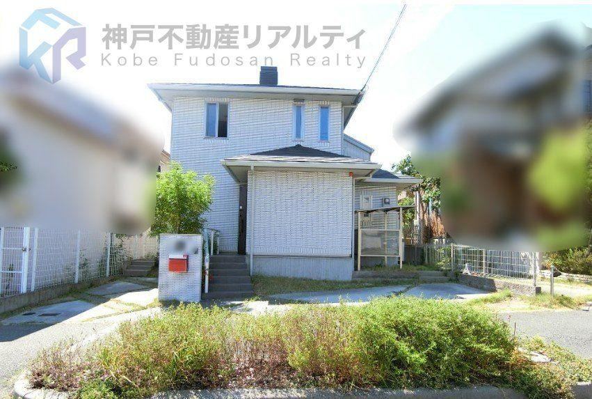 4LDK house in Tarumi Ward, Kobe, Hyogo - Photo 1