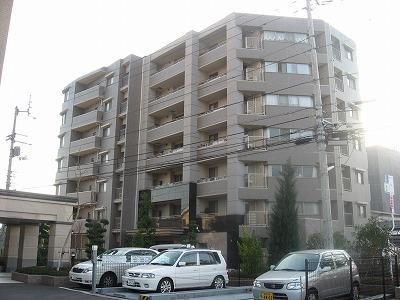 3LDK apartment in Matsuyama, Ehime - Photo 1