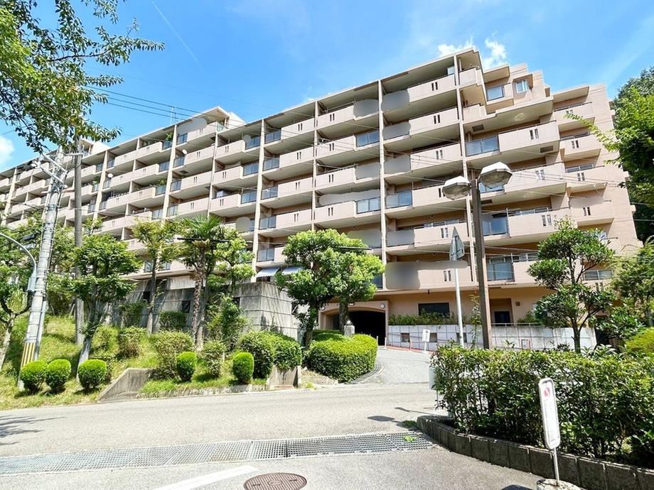4LDK apartment in Ikeda, Osaka - Photo 1