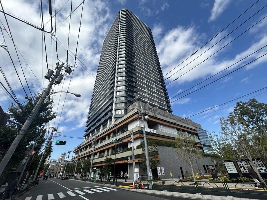 2LDK apartment in Kita Ward, Tokyo - Photo 1