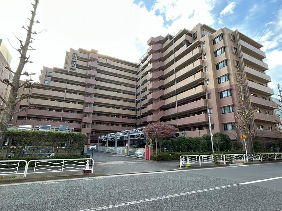 3LDK apartment in Koto Ward, Tokyo - Photo 1