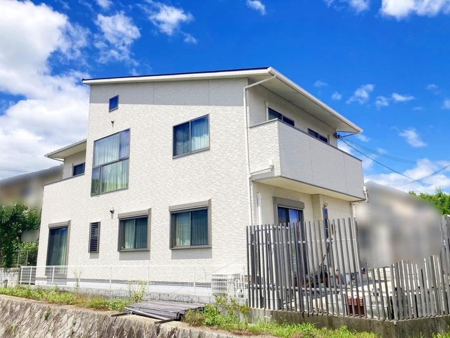 6LDK house in Mino, Osaka - Photo 1