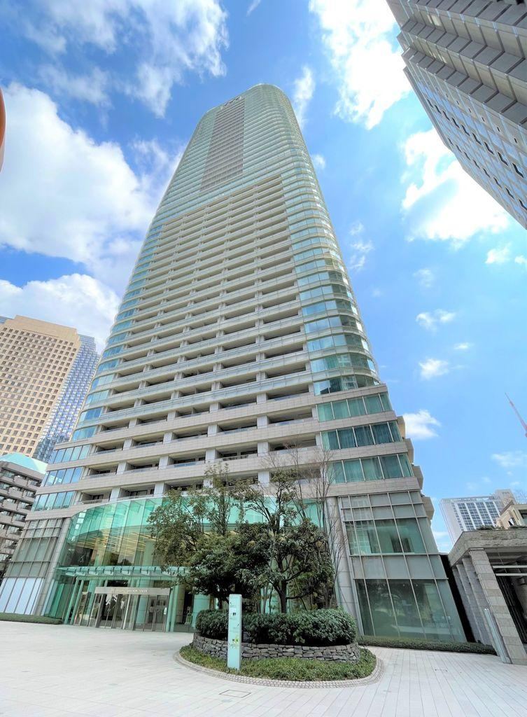 2LDK apartment in Minato Ward, Tokyo - Photo 1