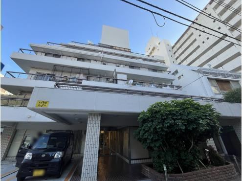 studio apartment in Shinjuku Ward, Tokyo - Photo 1