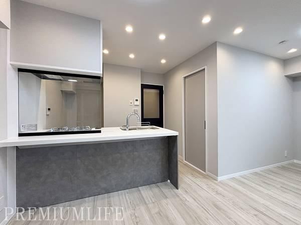2LDK apartment in Chuo Ward, Tokyo - Photo 1