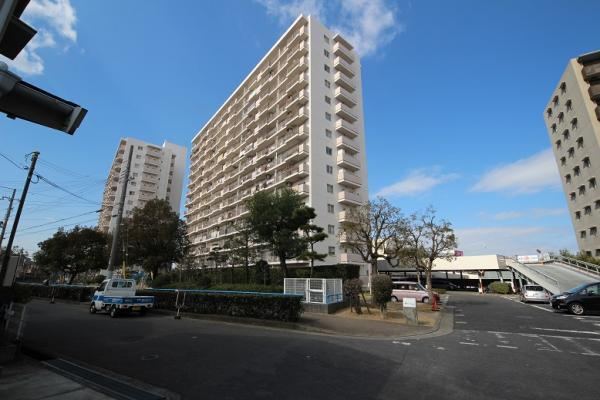 3LDK apartment in Kaizuka, Osaka - Photo 1