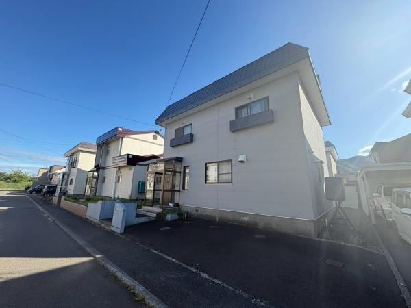 5LDK house in Teine Ward, Sapporo, Hokkaido - Photo 1