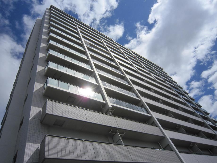 4LDK apartment in Matsuyama, Ehime - Photo 1