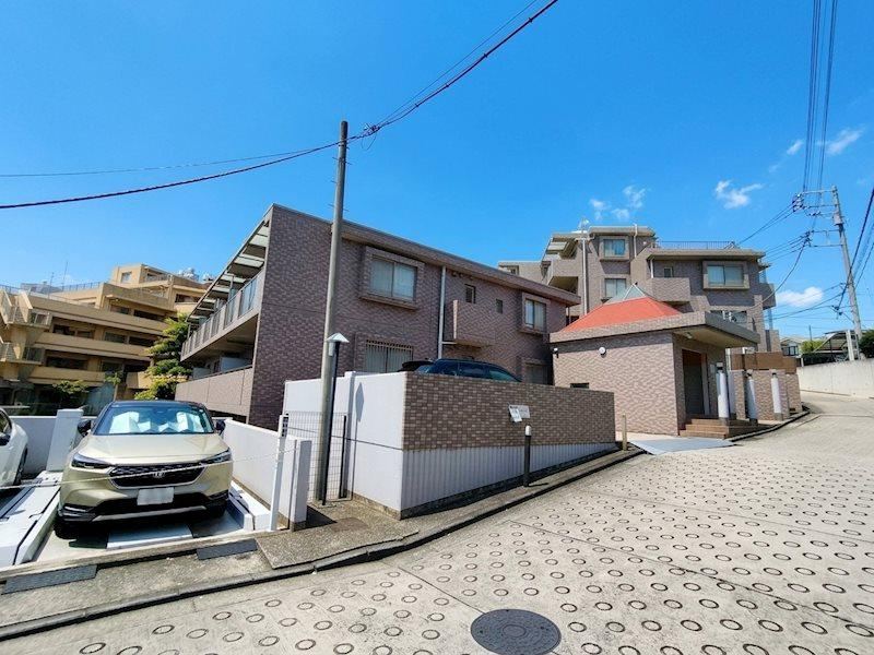 3LDK apartment in Tsurumi Ward, Yokohama, Kanagawa - Photo 1