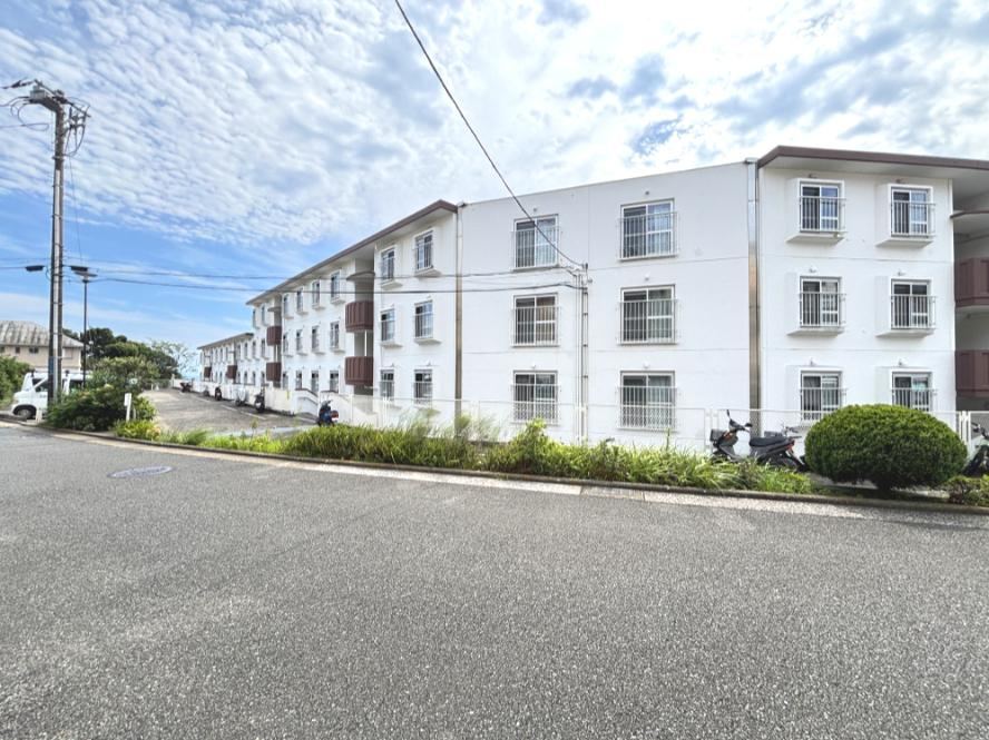 2LDK apartment in Yokosuka, Kanagawa - Photo 1