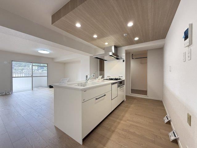 3LDK+S apartment in Tobata Ward, Kitakyushu, Fukuoka - Photo 1