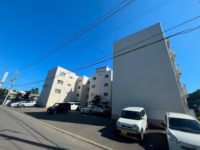 3LDK apartment in Minami Ward, Sapporo, Hokkaido - Photo 1