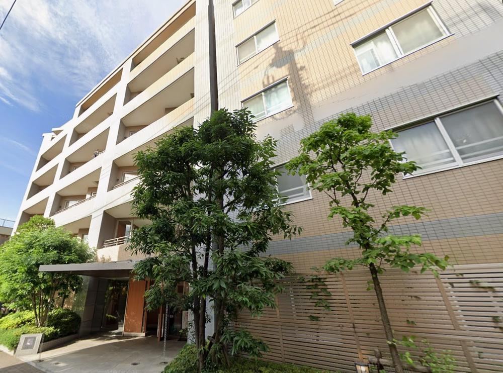 3LDK apartment in Shinagawa Ward, Tokyo - Photo 1