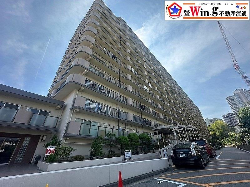 3LDK apartment in Tarumi Ward, Kobe, Hyogo - Photo 1