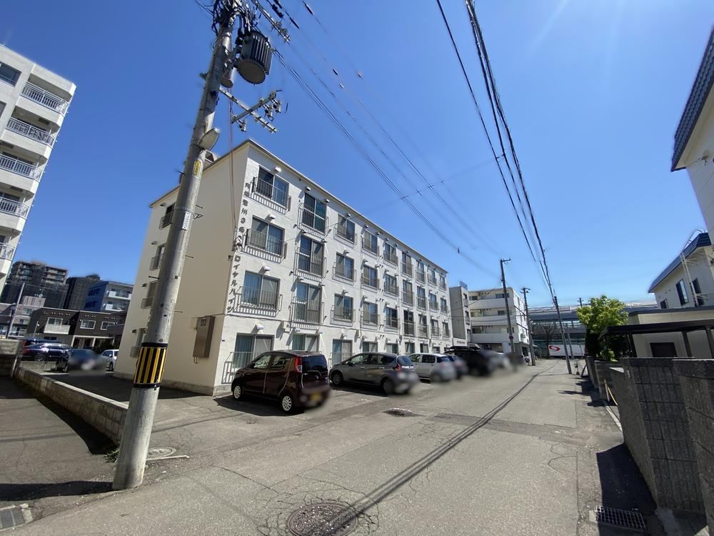 3LDK apartment in Minami Ward, Sapporo, Hokkaido - photo 1
