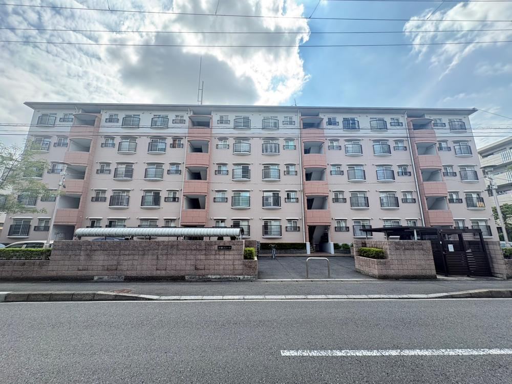 3LDK apartment in Ichikawa, Chiba - Photo 1