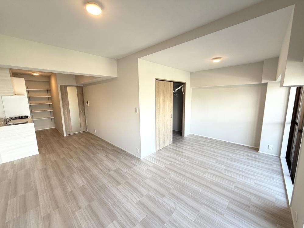 2LDK apartment in Suita, Osaka - Photo 1