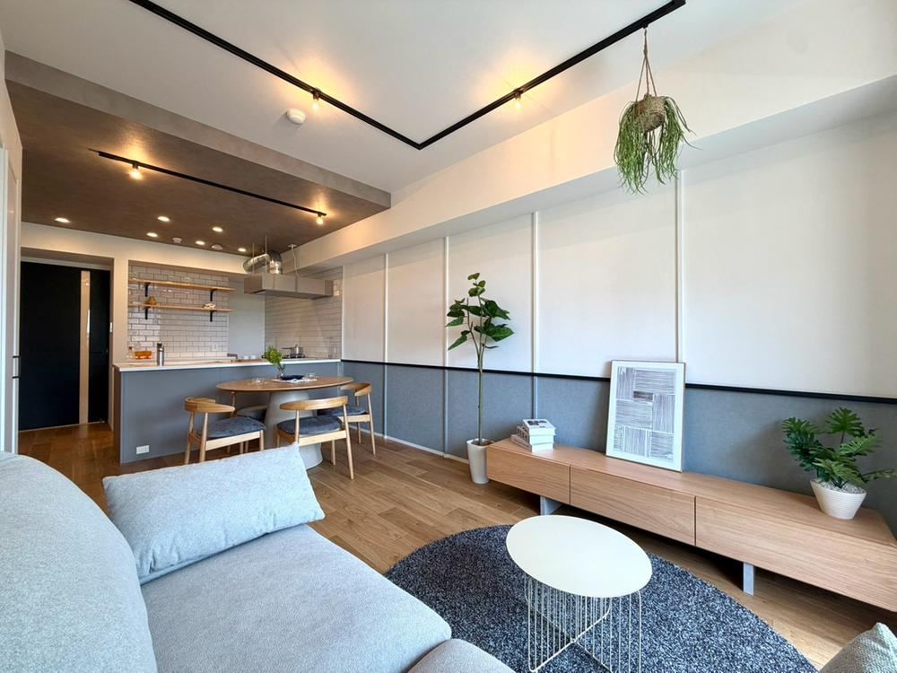 3LDK apartment in Shibuya Ward, Tokyo - Photo 1
