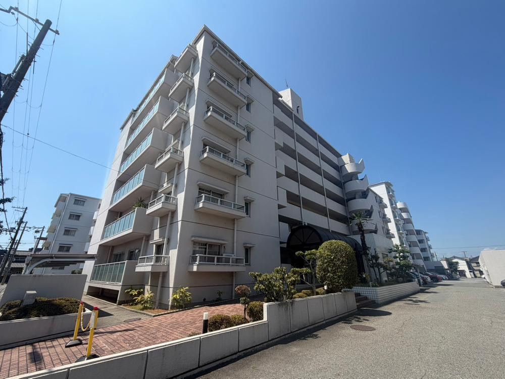 4LDK apartment in Himeji, Hyogo - Photo 1
