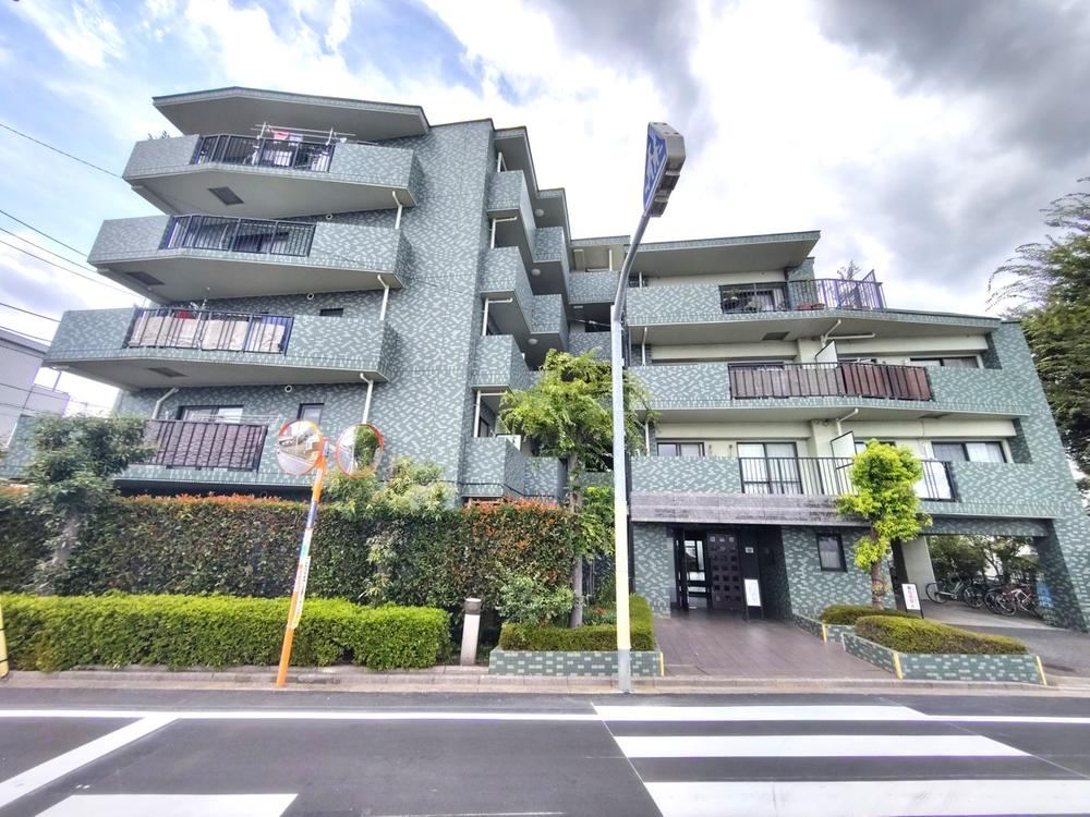 3LDK apartment in Nishitokyo, Tokyo - Photo 1