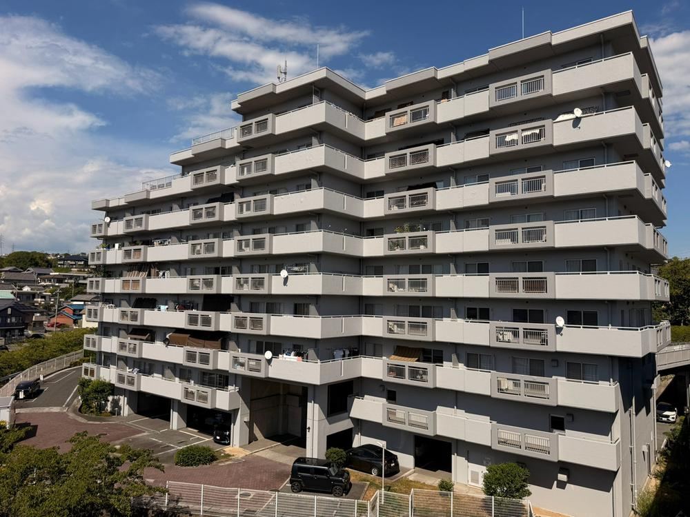 4LDK apartment in Tarumi Ward, Kobe, Hyogo - Photo 1
