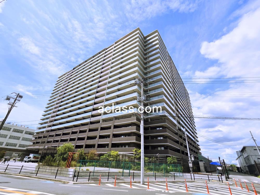 3LDK apartment in Kita Ward, Osaka - Photo 1