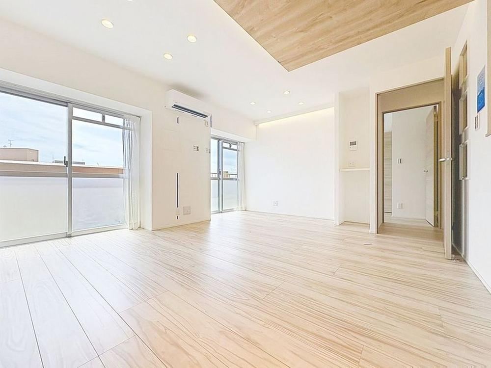 2LDK apartment in Urayasu, Chiba - Photo 1