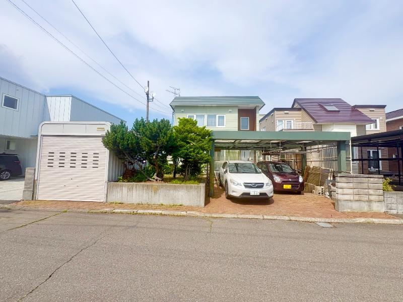 4LDK house in Ebetsu, Hokkaido - Photo 1