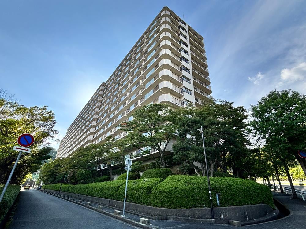 3LDK apartment in Takarazuka, Hyogo - Photo 1