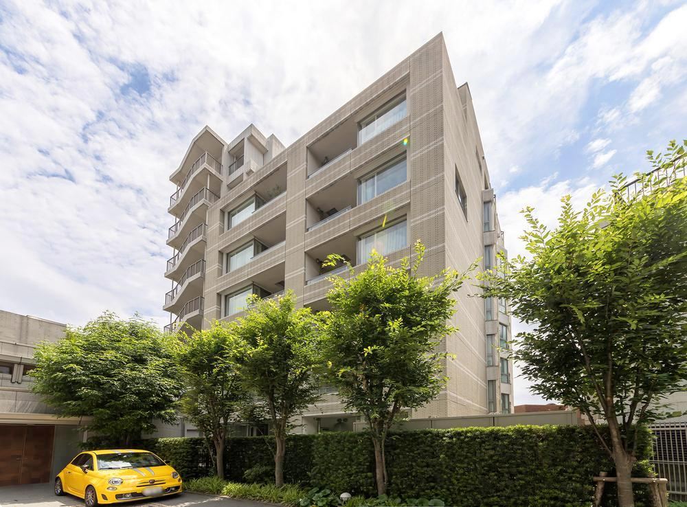 1LDK apartment in Meguro Ward, Tokyo - Photo 1