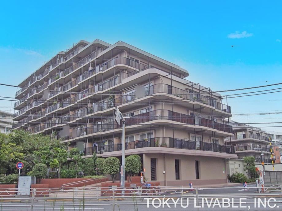 2LDK apartment in Shinagawa Ward, Tokyo - Photo 1