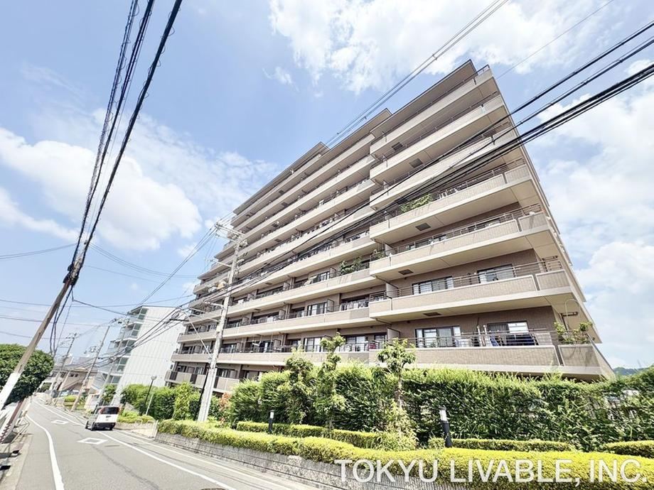 3LDK apartment in Higashiosaka, Osaka - Photo 1