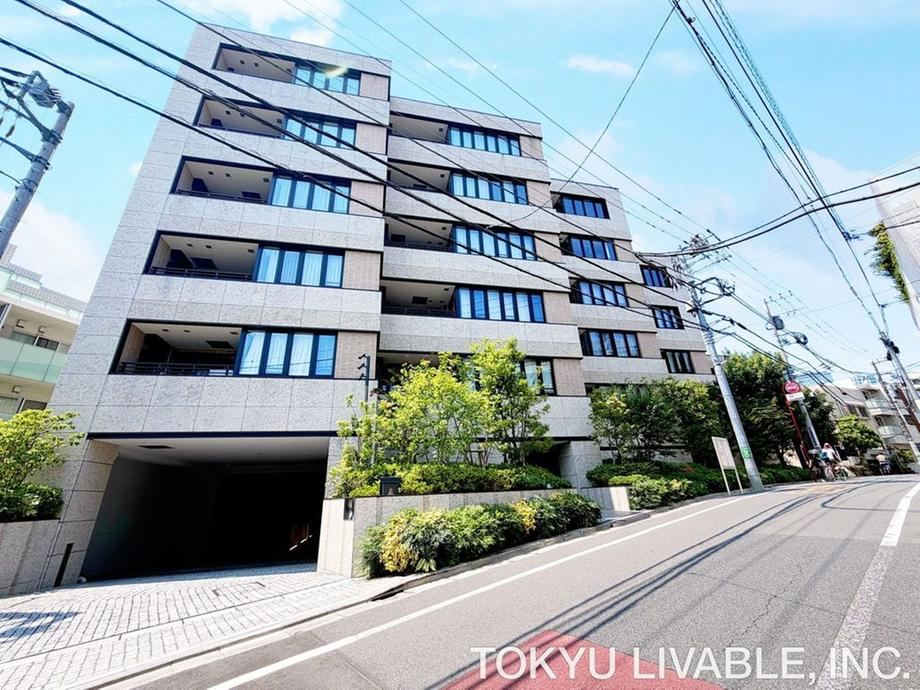 2LDK apartment in Shibuya Ward, Tokyo - Photo 1
