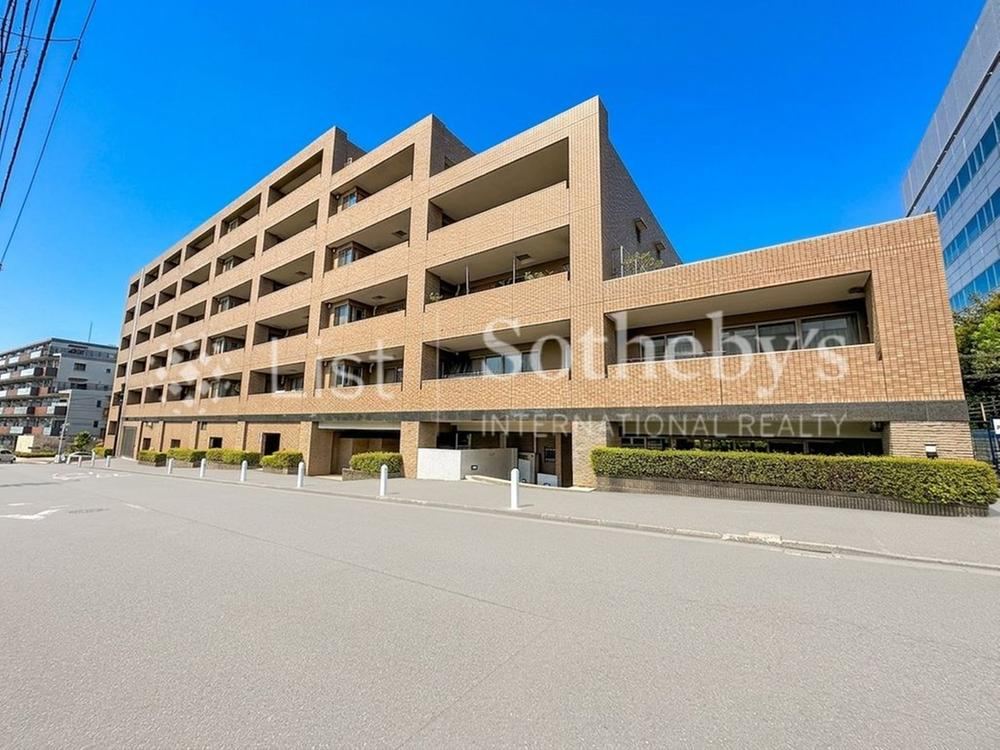3LDK apartment in Totsuka Ward, Yokohama, Kanagawa - Photo 1
