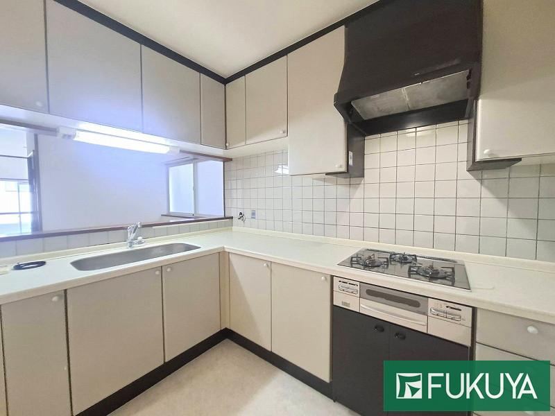 4LDK house in Yawata, Kyoto - Photo 1