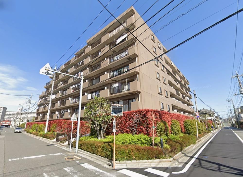 3LDK apartment in Minami Ward, Saitama - Photo 1