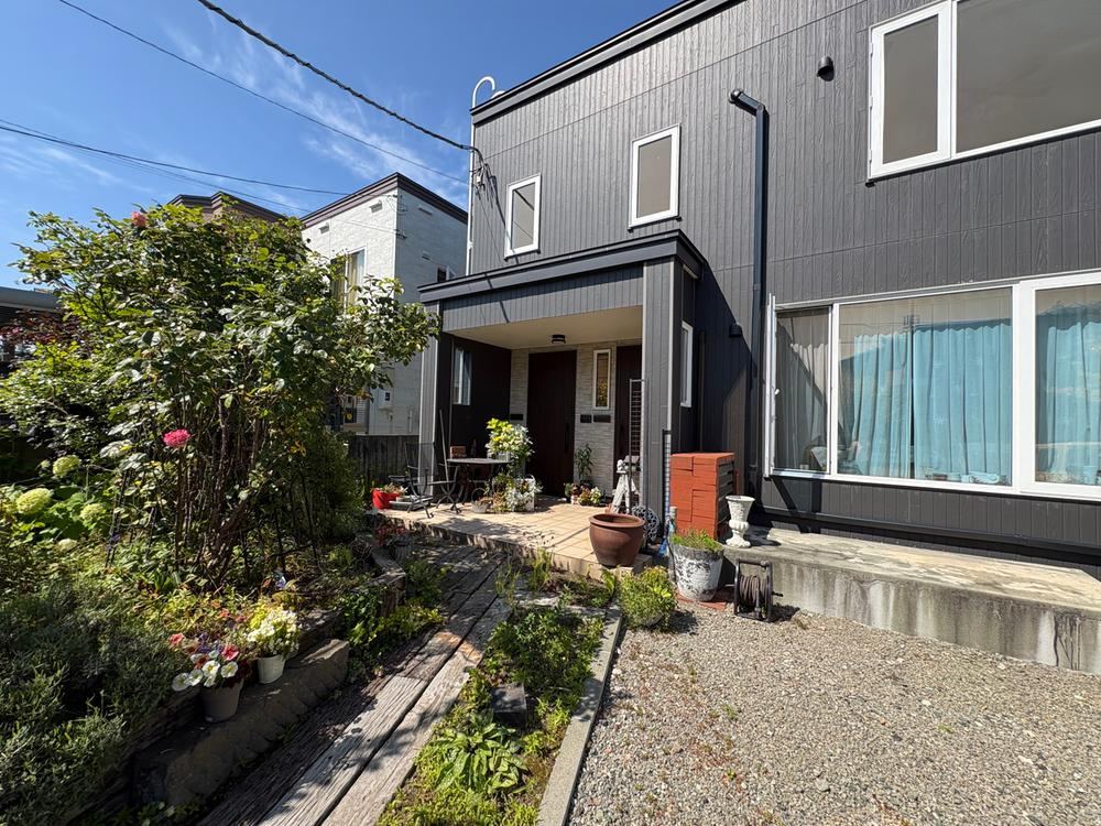 5LDK house in Kitahiroshima, Hokkaido - Photo 1
