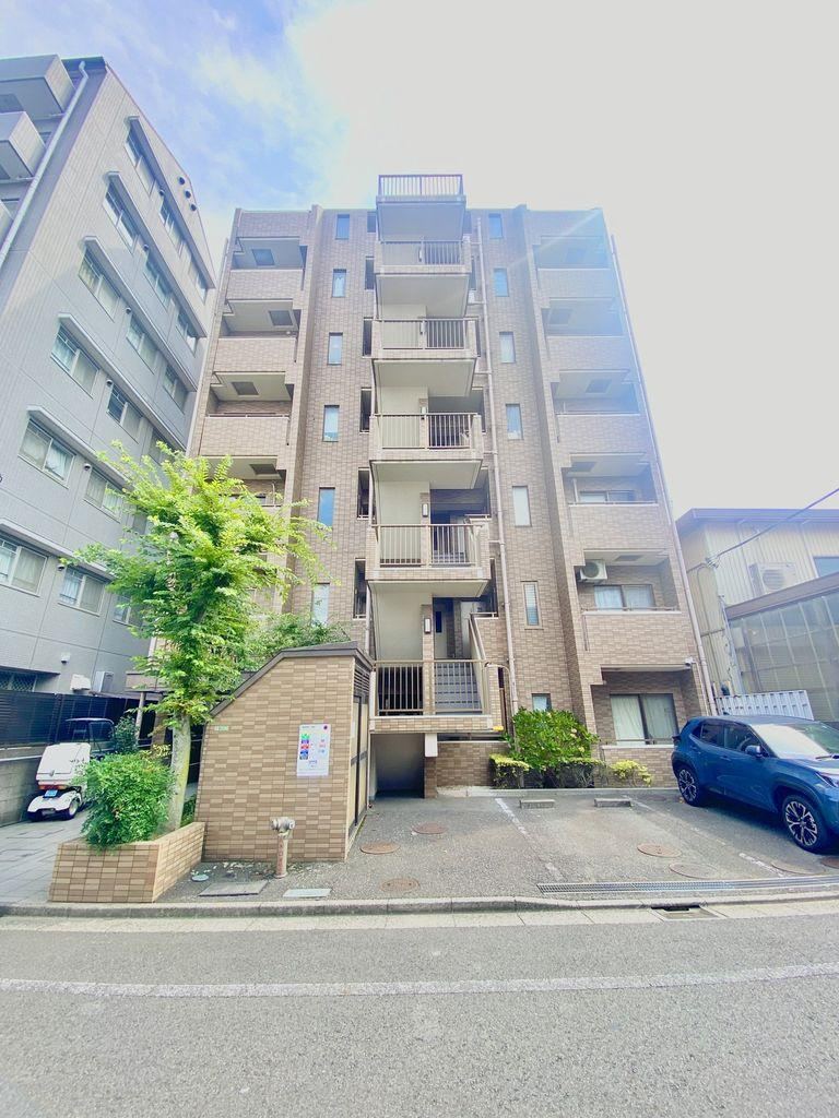 2LDK apartment in Adachi Ward, Tokyo - Photo 1