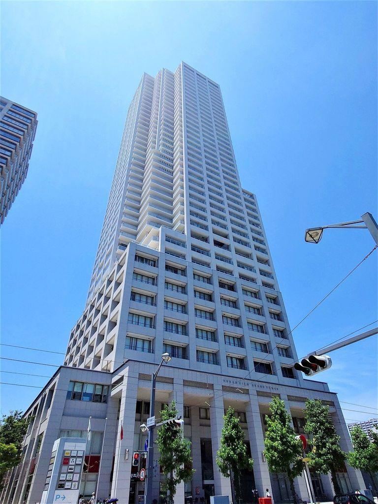 4LDK apartment in Naka Ward, Hiroshima - Photo 1