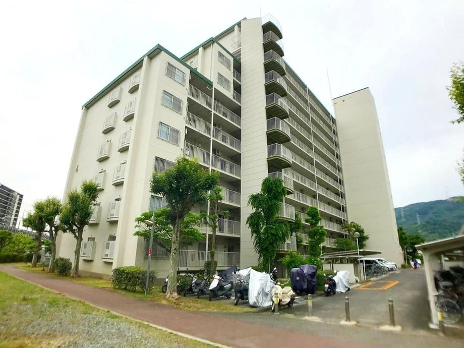 3LDK apartment in Shimamoto, Mishima District, Osaka - Photo 1