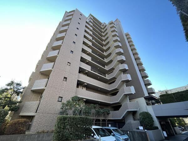3LDK+S apartment in Koto Ward, Tokyo - Photo 1