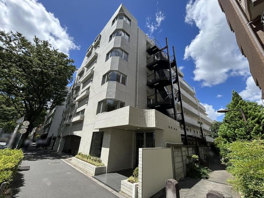 3LDK apartment in Setagaya Ward, Tokyo - Photo 1