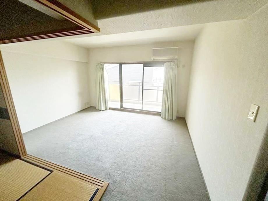 3LDK apartment in Tondabayashi, Osaka - Photo 1
